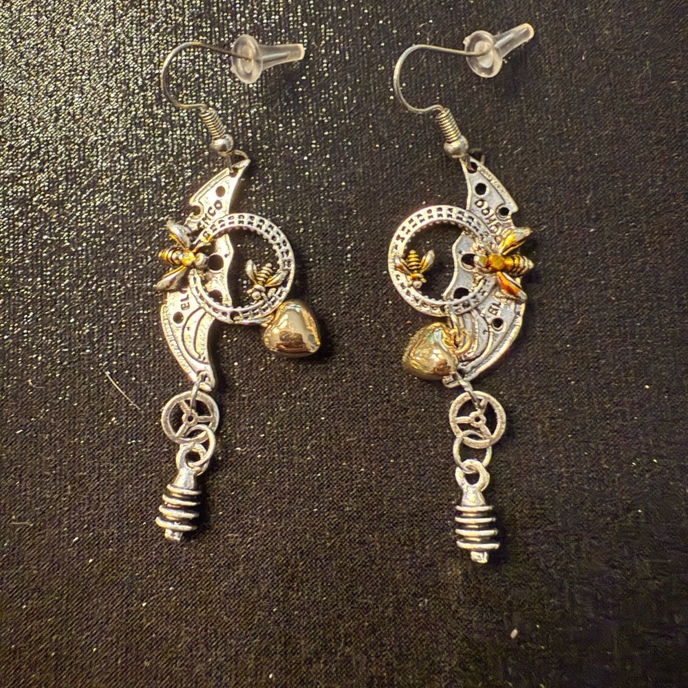 Mechanical Gear Steampunk Dangle Earrings With Honey Bees, 2” Long.